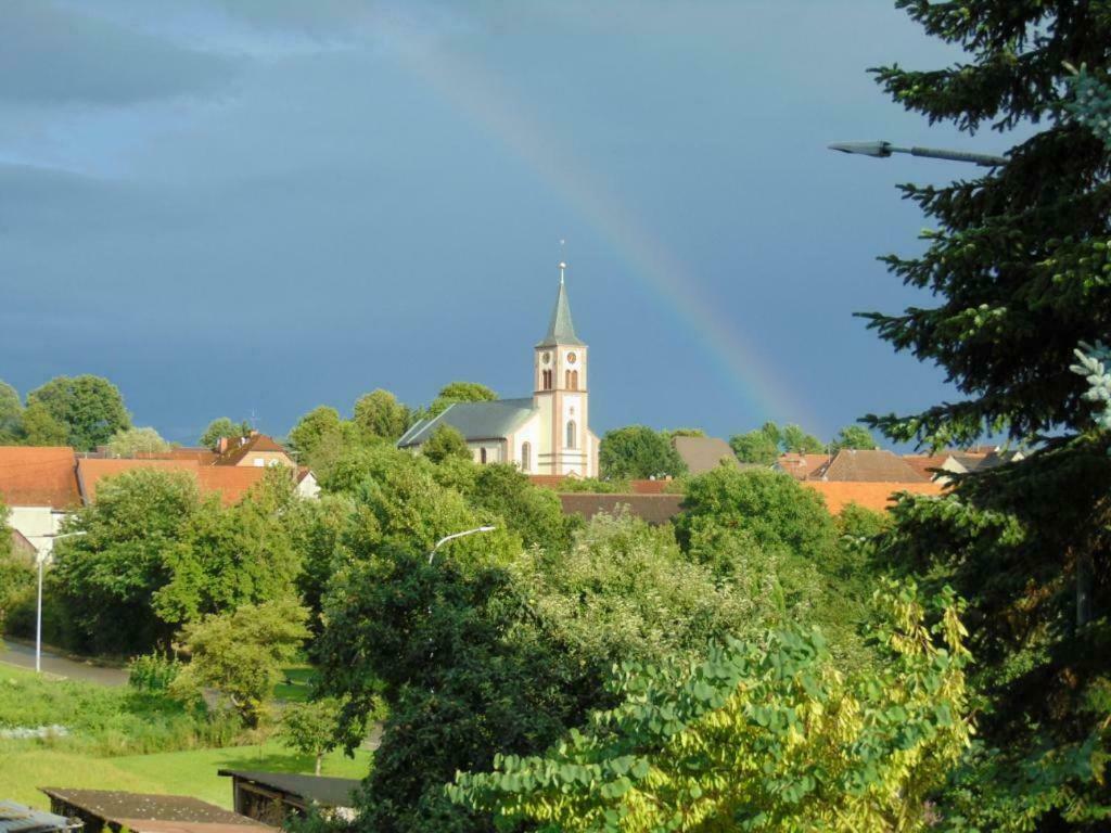 Obere Ferienwohnung Asshoff Zwischen Odenwald, Taubertal Und Bauland Berolzheim Dış mekan fotoğraf